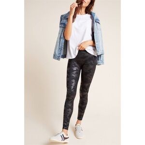 SPANX FAUX LEATHER CAMO LEGGING BLACK SIZE XSMALL